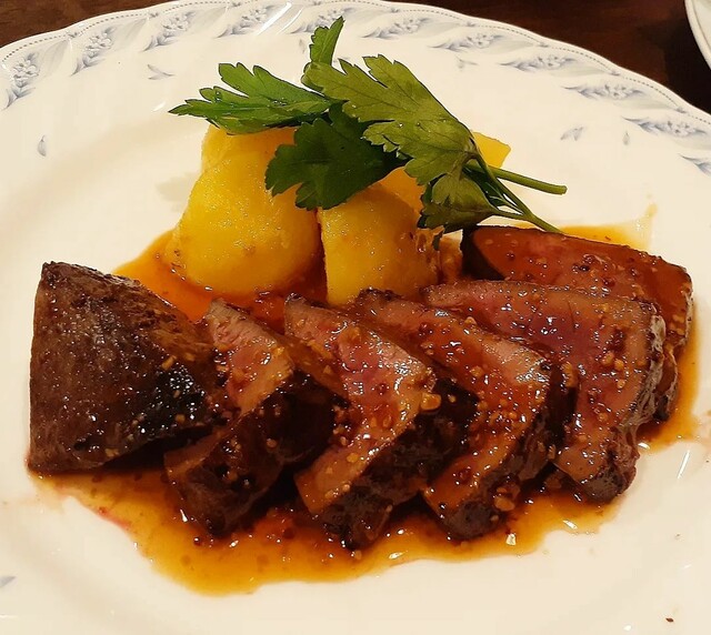 欧州酒場 マルシェ &ndash; 水沢のダイニングバー | 本格欧州料理と豊富なドリンク