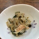 割烹 やまと - お通しの蟹味噌和え