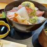 旬彩 ごちそう - 海鮮丼