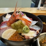 旬彩 ごちそう - 海鮮丼