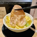 月光軒 - 瀬戸内レモンの冷たい鶏そば