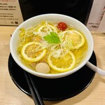 月光軒 - 瀬戸内レモンの冷たい鶏そば