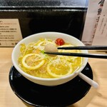 月光軒 - 瀬戸内レモンの冷たい鶏そば
