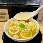月光軒 - 瀬戸内レモンの冷たい鶏そば