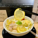 月光軒 - 瀬戸内レモンの冷たい鶏そば
