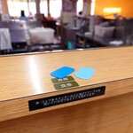 ラーメン二郎 - 食券と書いてあるところに置く