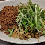 四川担担麺 阿吽 湯島本店 - 