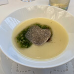 住友会館 - 温ビシソワーズスープにフォアグラ隠れてます