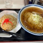 木村屋ラーメン - ラーメン400円＋チャーハン500円＝900円
