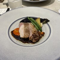 アニヴェルセル カフェ - メインのお肉(ポーク)