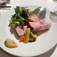 ヌガ - 前菜(パテとロースハム)