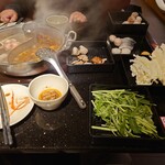 馬辣頂級麻辣鴛鴦火鍋 - 