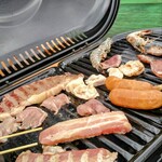 デジキューBBQテラス - 料理写真:たん、ホルモン、豚ロース、牛ステーキ肉、エビ、イカ等などと