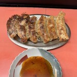 一番 - ☆イイ焼け具合のギョーザ