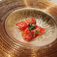 炭和食かなうS 特別室 - シンシンのユッケ◎