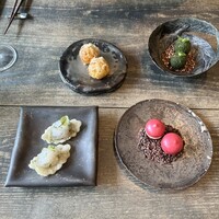 レヴォ - ひとくちサイズの前菜は気軽に手でいただきますꕤ*.ﾟ