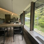 レヴォ - 天然の木の温もりをあちこちに感じられるインテリア。冬は雪深い土地です。