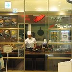 MADE IN JAPAN かにチャーハンの店 - ”かにチャーハンの店 エキュート大宮店”の様子。