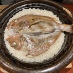 253001878 - 仕上　名物明石の天然真鯛を使った鯛めし