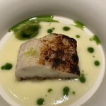 pesceco - 韮の緑色のソースが鮮やか