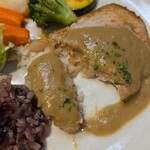 キッチン ブルー グローブ - カレイをカット