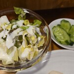 キッチン ブルー グローブ - サラダ、お新香のアップ