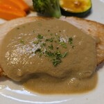 キッチン ブルー グローブ - 正面から、蟹みそと白ワインとホタテのジュ・ソースがタップリ