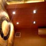 にぎにぎ一　西荻別館 - ２階は天井が高くなっているので小さい部屋ですが圧迫感を感じずくつろいで頂けます。