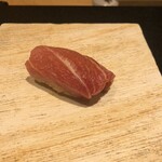 鮓 きずな - 塩竈の本鮪トロ　綺麗な霜降り