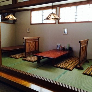 小さいお子様連れでも安心のゆったりお座敷席♪