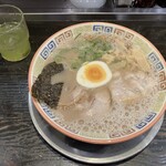 久留米 大砲ラーメン 天神今泉店 - 