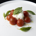 バジル薫るカプレーゼ