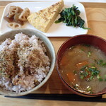 トーコーキッチン - 中華オムレツ　副菜二品、豚汁、ご飯