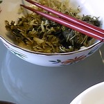 昼ごはんの店　なごみ - みんなで取り分けて食べる漬物（水菜？）