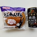 ラルズマート - 料理写真:ロバパン「つぶあんぱん」とダイドー「絶品ブラック」