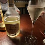 VINO　SPUMANTE　BRUT 