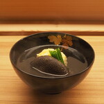 かんだ - お椀　軸ほうれん草、えびと銀杏の真薯、しいたけ侍