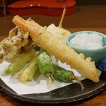 桶家乃隠居 - おまかせてんぷら５品