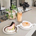 TINY PARADISE COFFEE - 