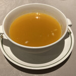 中国飯店 富麗華 - かぼちゃと生姜のスープ