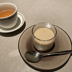 中国飯店 富麗華 - 麹入りキャラ面ミルクプリン