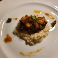 カルネジーオ イースト - 