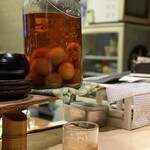 鳥仙 - 自家製梅酒はロックで