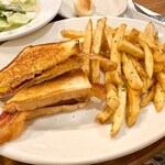 Lone Star Steakhouse & Saloon - 