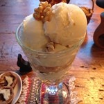 クルミドコーヒー - 季節限定！くるみパフェ・生くるみ添え