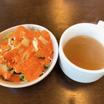 インド料理専門店 マサラ・マスター - サービスのサラダとスープ