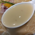麺家 たけ田 - スープの感じ