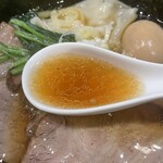 手打ち 蓮 - 円やかな醤油スープ