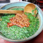 玉蘭 - 極辛ニラそば味噌味　700円。見た目は醤油味と変わりません。味は醤油味より辛味がマイルドのような気がします。辛いニラが入っているラーメンを食したい時は、是非世田谷の砧まで足を運んで欲しいです。