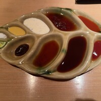 串揚げ 依知川 - ソース類